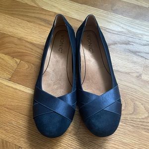 Vionic blue ballet flats